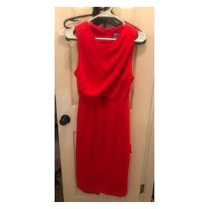Red dress over the knee backless and sleeveless